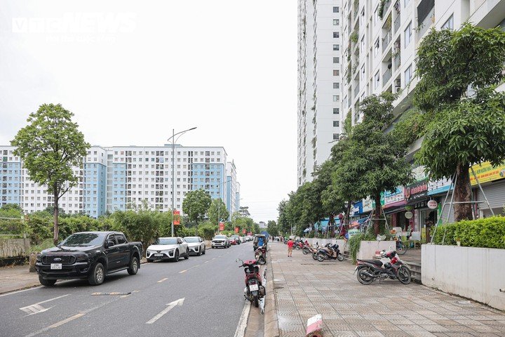 Tương tự, đoạn đường dài gần 300 m phía sau hai tòa chung cư N02-N03 Ecohome, phường Đông Ngạc, trước đây thường xuyên ngập sâu mỗi khi mưa lớn nhưng nay không còn ghi nhận tình trạng này.