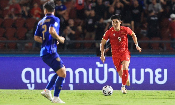 Đội tuyển Việt Nam gặp khó khăn trước thái Lan.