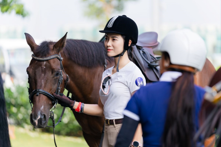 Học viện cưỡi ngựa Hoàng Gia - tiện ích biểu tượng đưa bộ môn thể thao quý tộc vào đời sống thường nhật của cư dân Vinhomes Royal Island.