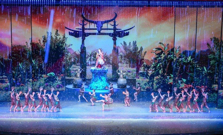 Dòng người nườm nượp đổ về Ocean city, đón 2/9 cùng 'Đất nước thiên hùng ca' - 2