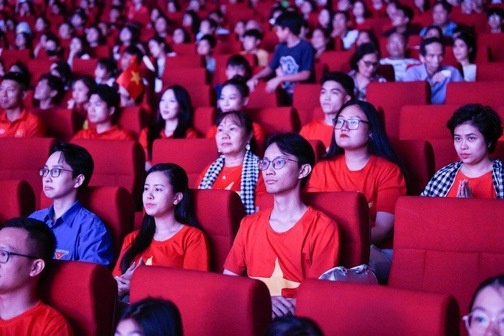 Dòng người nườm nượp đổ về Ocean city, đón 2/9 cùng 'Đất nước thiên hùng ca' - 3