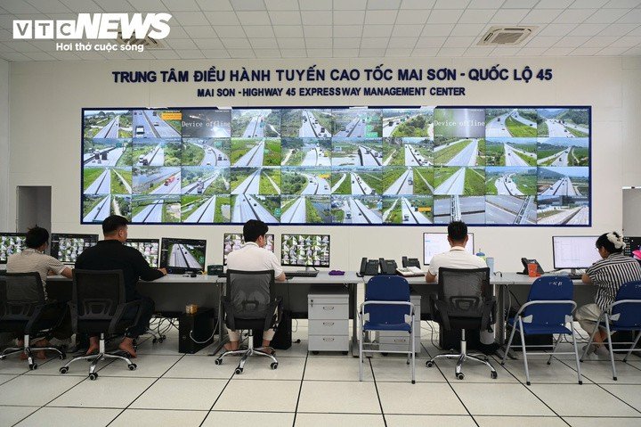 Lực lượng chức năng kiểm soát, xử lý được triển khai tại Km219 và Km326 tuyến cao tốc Pháp Vân - Cầu Giẽ - Cao Bồ - Mai Sơn - Quốc lộ 45 - Nghi Sơn.