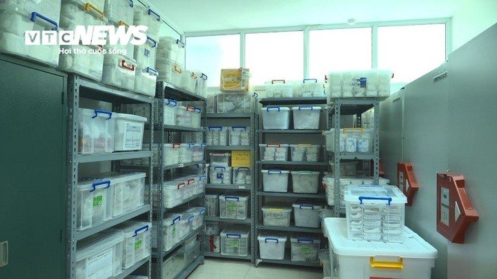 Trung tâm Giám định AND đang lưu trữ hàng nghìn mẫu hài cốt liệt sĩ được lấy từ các nghĩa trang trên khắp cả nước.