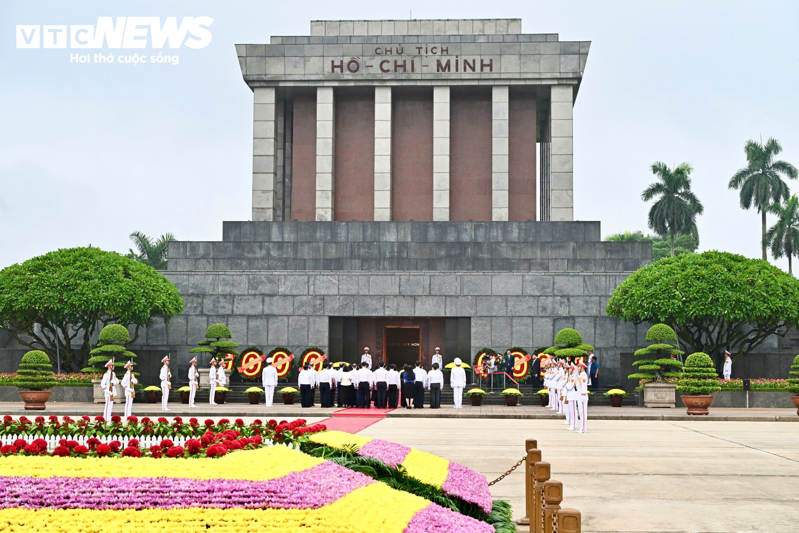 Lăng Chủ tịch Hồ Chí Minh.
