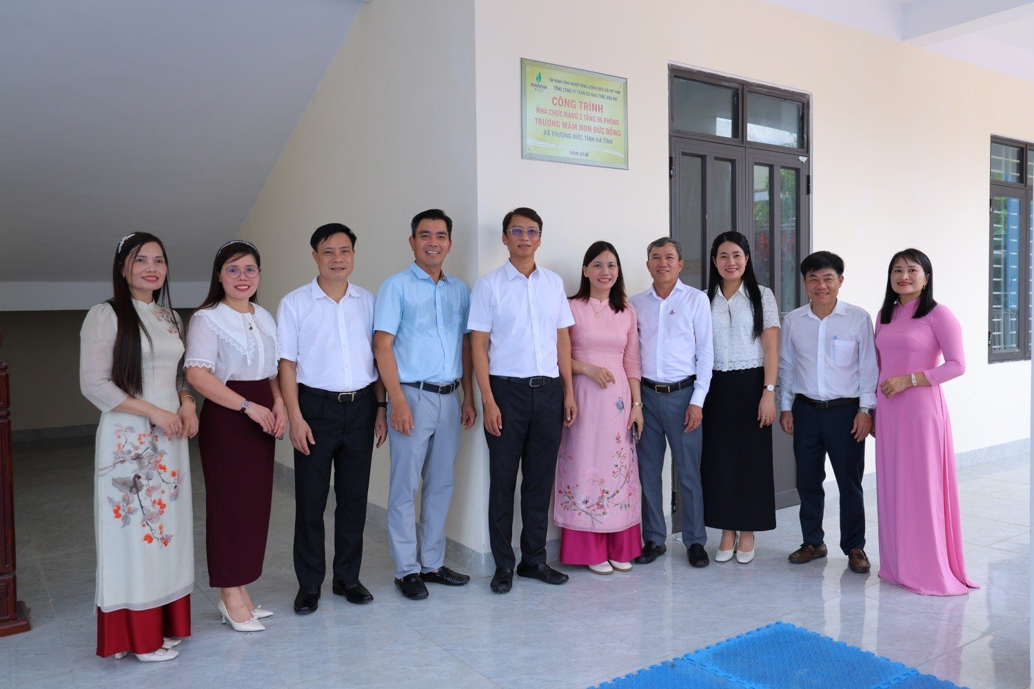Các đại biểu tại công trình Nhà đa năng Trường Mầm non Thượng Đức