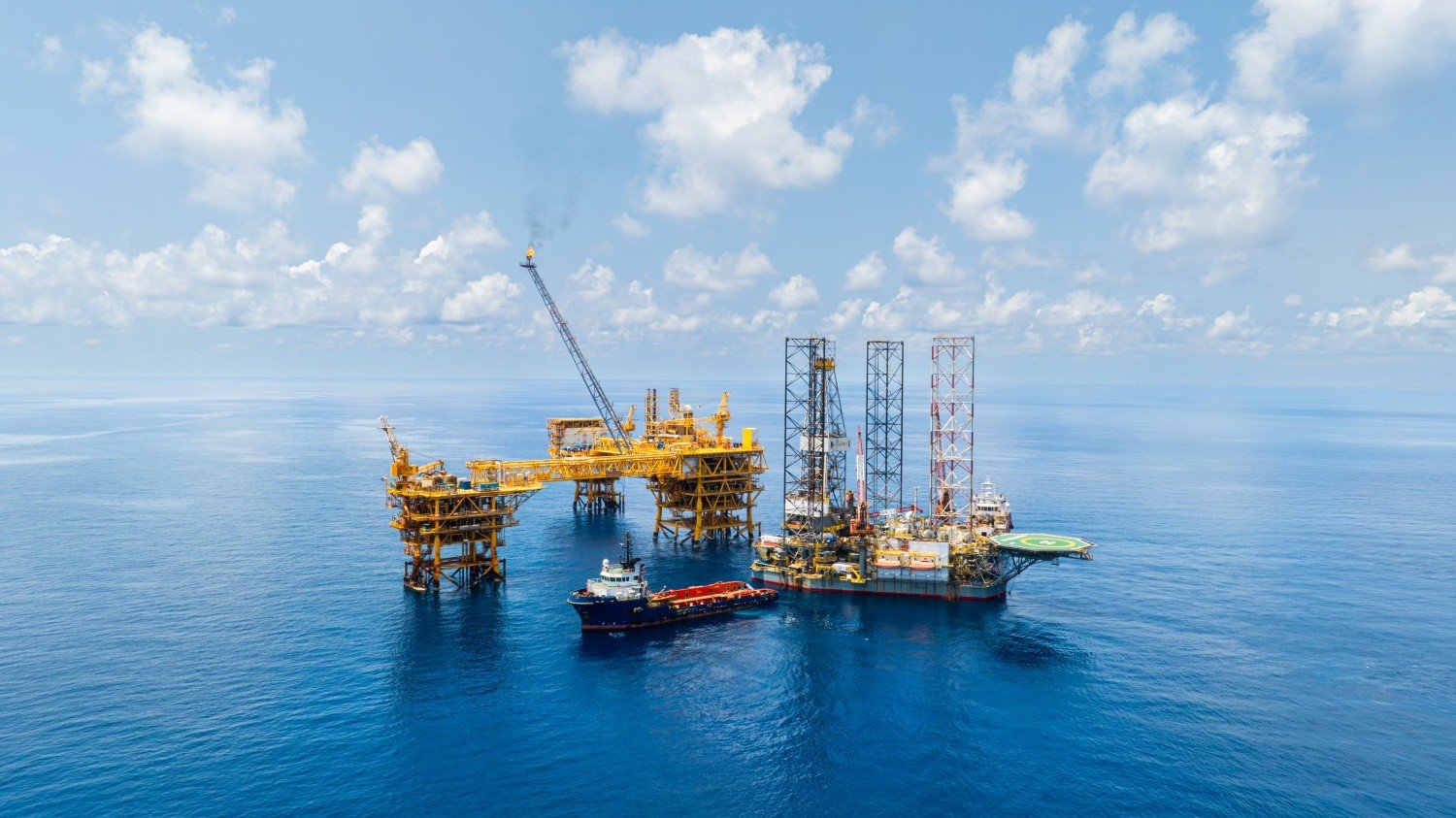 Qua 51 năm, PETROVIETNAM từng bước hình thành chuỗi hoạt động gồm công nghiệp khí, điện, chế biến dầu khí, hóa dầu, phân bón và dịch vụ kỹ thuật chất lượng cao.
