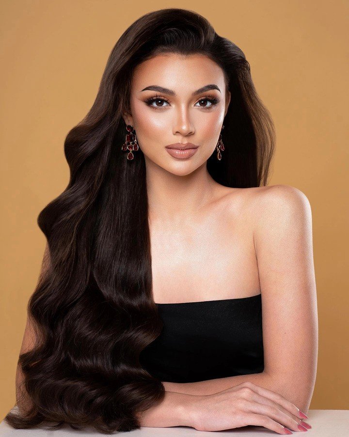 Người đẹp Philippines Asia Rose Simpson.