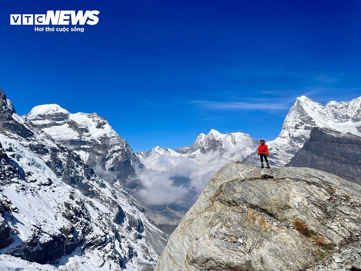 Những dãy núi băng hùng vĩ ở Nepal thu hút khách du lịch đam mê khám phá, vượt thử thách. (Ảnh: Giang Gaia)