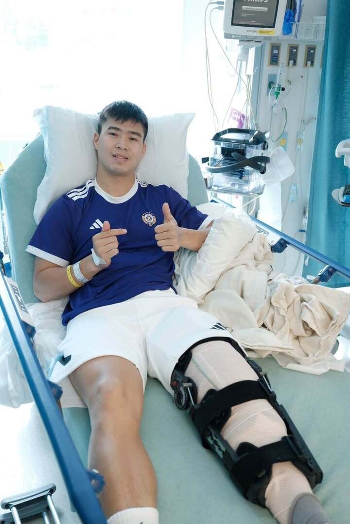Duy Mạnh thông báo ca phẫu thuật chấn thương sụn chêm diễn ra thành công. (Ảnh: Đỗ Duy Mạnh)