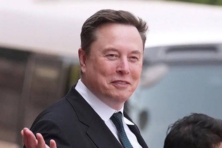 Elon Musk là tỷ phú giàu nhất hành tinh. (Ảnh: CNBC)