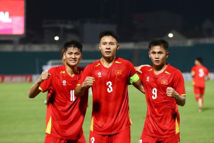 Một số cầu thủ nổi bật của U19 Sông Lam Nghệ An, trong đó có những thành viên của đội bóng vừa giành chức vô địch U19 quốc gia, không thể góp mặt tại vòng loại U20 châu Á 2027. (Ảnh: VFF)