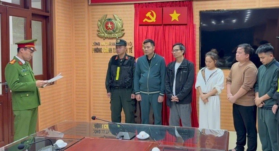 Các đối tượng trong vụ án Lừa đảo chiếm đoạt tài sản thông qua kêu gọi đầu tư đồng tiền mã hoá FTXF. Ảnh CAHN