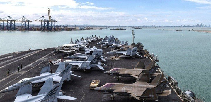 Tàu USS Abraham Lincoln ở Thái Lan. Ảnh TWZ