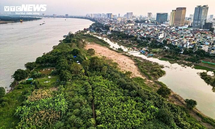Khu vực nghiên cứu dọc sông Hồng dài khoảng 40km, từ cầu Hồng Hà đến cầu Mễ Sở, đi qua 16 xã, phường với diện tích khoảng 11.418ha.