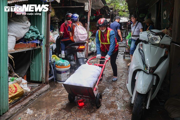 Chợ Kim Liên sắp đóng cửa, gần 200 tiểu thương thấp thỏm tìm kế sinh nhai - 3