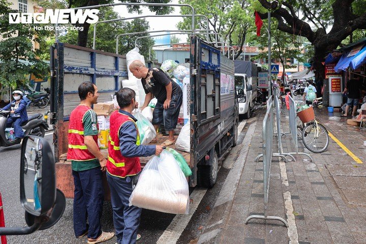 Chợ Kim Liên sắp đóng cửa, gần 200 tiểu thương thấp thỏm tìm kế sinh nhai - 4