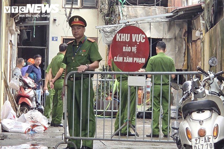 16-1789530790-hien-truong-tan-hoang-vu-chay-nha-5-nguoi-chet-o-ha-noi