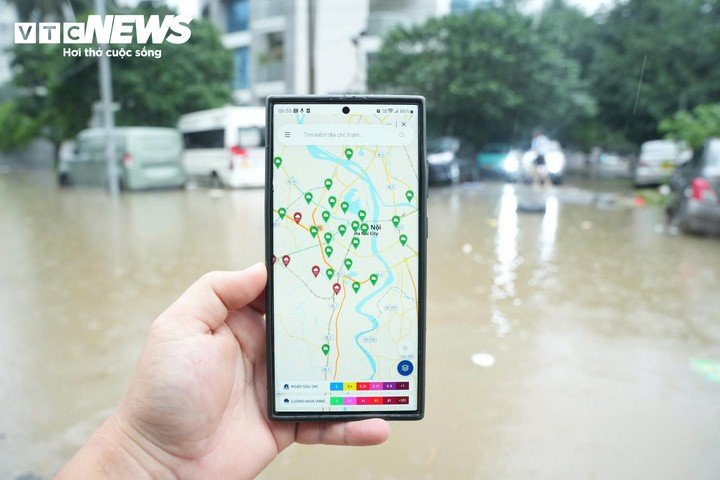Anh H.C. đứng ở điểm ngập nhưng “Bản đồ mưa ngập” không hiển thị ngập.