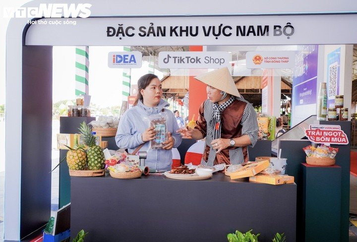 Livestream bán hàng trở thành hình thức kinh doanh phổ biến, giúp nhà sáng tạo nội dung tiếp cận trực tiếp người tiêu dùng.