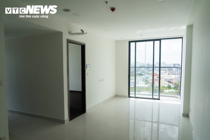 Căn hộ rộng 65m², cách trung tâm TP.HCM 12km được chào bán 3,5 tỷ đồng, trong khi với số tiền này có thể mua nhà đất trong hẻm vị trí gần trung tâm hơn.