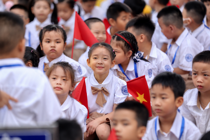 Ngay trong tháng 9/2026, các đơn vị, sở GD&ĐT và cơ sở giáo dục phải xây dựng kế hoạch triển khai; rà soát, loại bỏ những cuộc thi, kỳ thi, hội thi, hội thao, phong trào hình thức, gây áp lực thành tích.