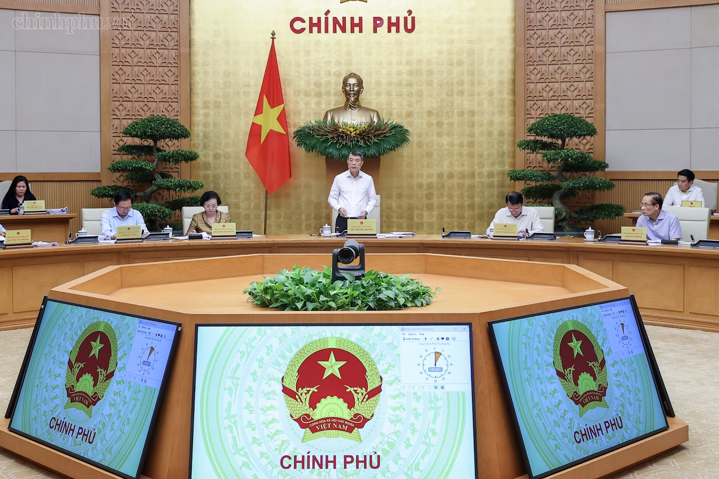 Thủ tướng Lê Minh Hưng chủ trì phiên họp chuyên đề xây dựng pháp luật tháng 9. (Ảnh: chinhphu.vn)