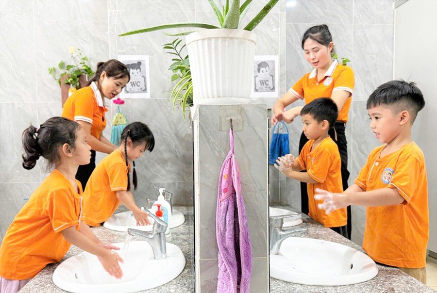 20-1789869708-canh-giac-voi-benh-tay-chan-mieng-mua-tuu-truong