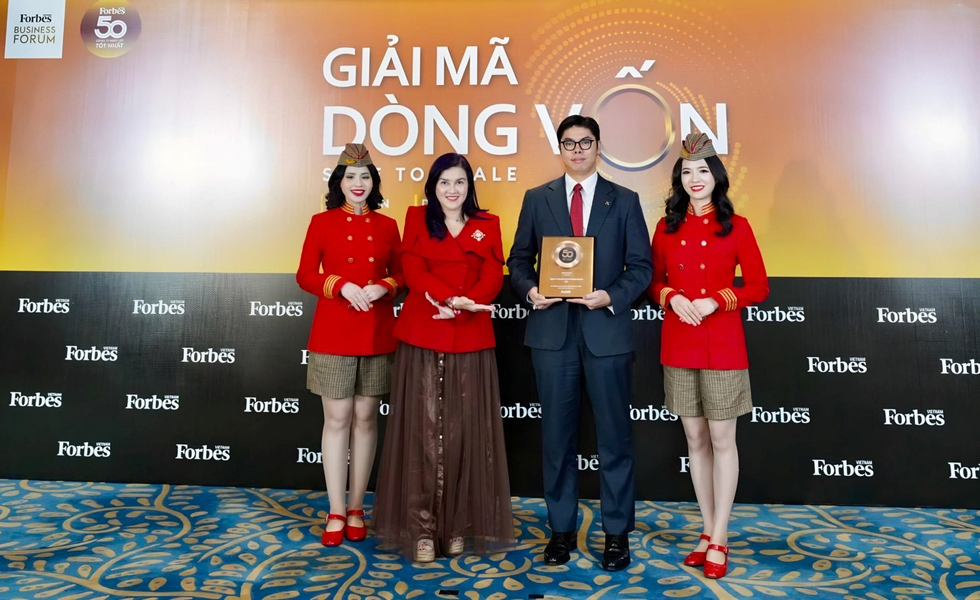 20-1789869963-forbes-tiep-tuc-vinh-danh-vietjet-trong-top-50-cong-ty-niem-yet-tot-nhat-viet-nam-2026