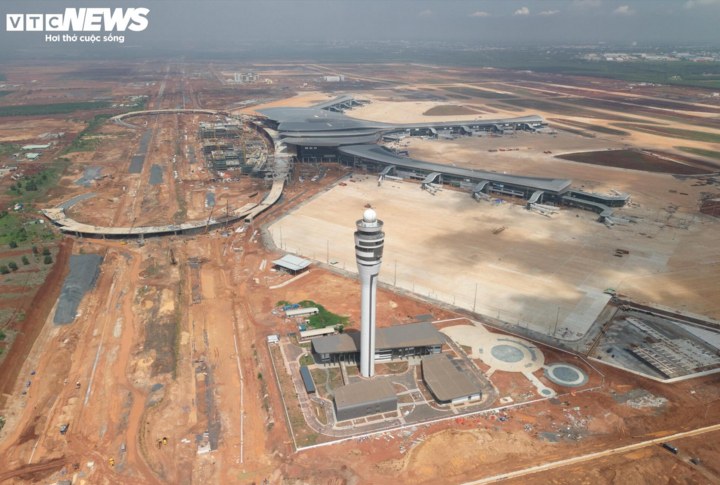 Sân bay Long Thành dự kiến khai thác thương mại trong tháng 12/2026. (Ảnh: Lương Ý)