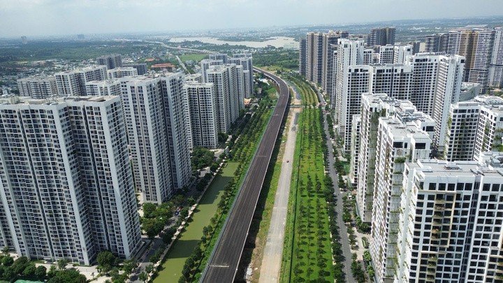 Tuyến đường vành đai 3 đi trên cao xuyên qua khu đô thị Vinhomes Grand Park dự kiến thông xe cuối 2026.