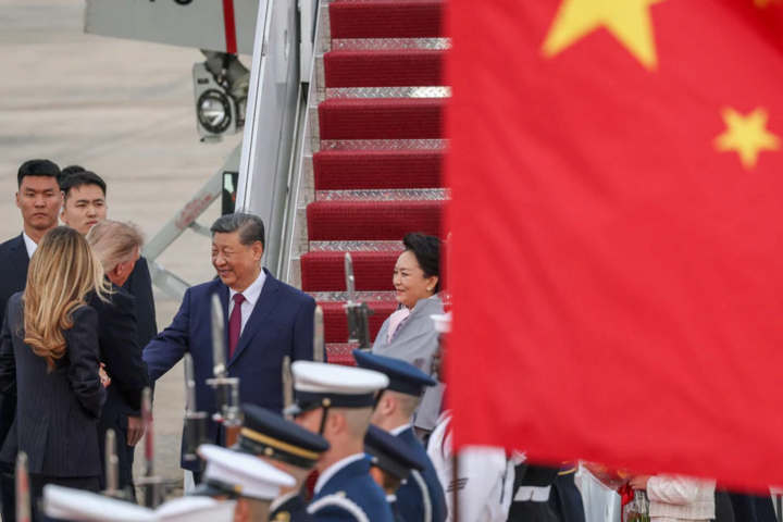 Tổng thống Donald Trump và Đệ nhất phu nhân Melania Trump đón Chủ tịch nước Trung Quốc Tập Cận Bình và Phu nhân Bành Lệ Viên. (Ảnh: Getty)