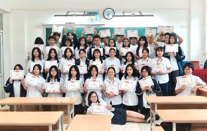 Lớp chuyên Nhật D55 CNN ghi dấu với 3 thủ khoa đại học, 12 học sinh du học, 20 em đạt IELTS từ 8.0 và 5 em đạt JLPT N1.