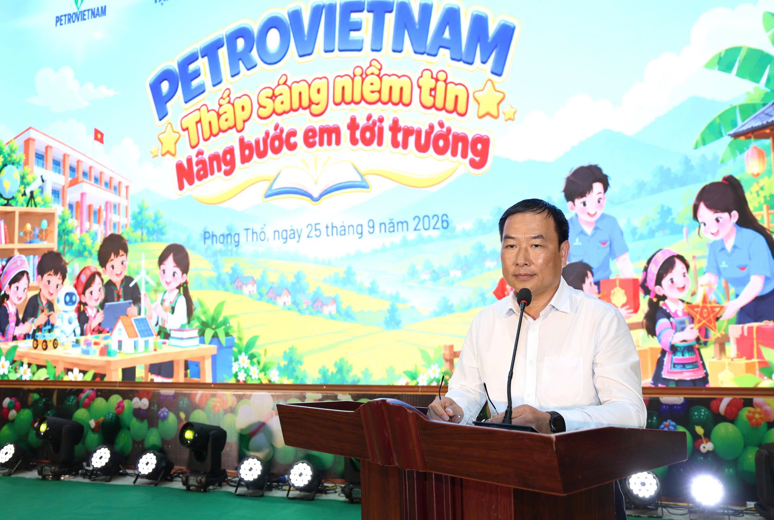 26-1790382535-trung-thu-dau-tien-duoi-mai-truong-petrovietnam-thap-sang-niem-tin-noi-bien-cuong