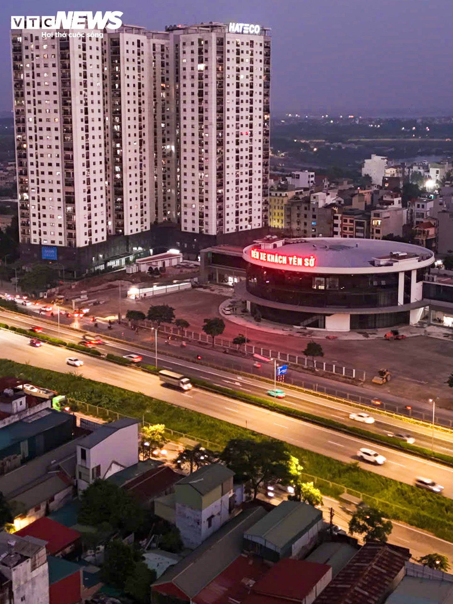 Diện mạo bến xe hình tròn độc đáo bên Vành đai 3 Hà Nội - 3