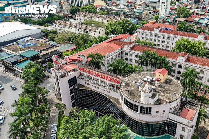 Hiện khu đất số 7 Đào Duy Anh là nơi tọa lạc của Khách sạn Kim Liên cùng các hạng mục dịch vụ đi kèm. Trong khi đó, khu đất số 5 đang được sử dụng cho hoạt động kinh doanh, thương mại và một số cơ sở dịch vụ.