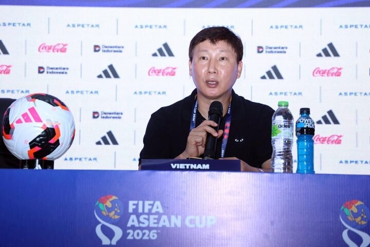 HLV Kim Sang-sik cho rằng đội tuyển Việt Nam cần có sự chuẩn bị chu đáo trước trận gặp Thái Lan. (Ảnh: VFF)
