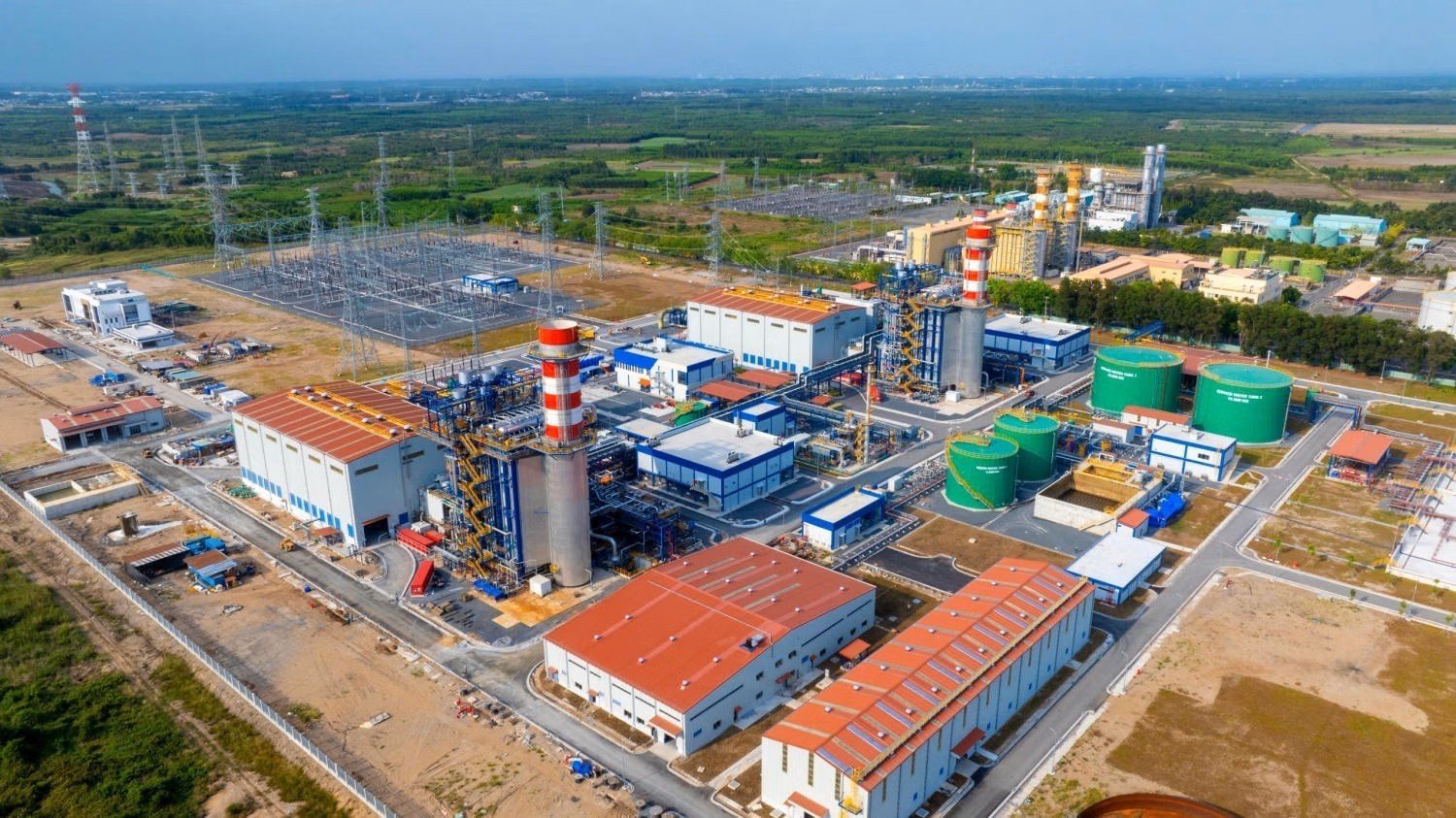 PETROVIETNAM hiện đang quản lý, vận hành 12 nhà máy điện với tổng công suất lắp đặt 8.249 MW, chiếm khoảng 9% tổng công suất nguồn điện của hệ thống điện quốc gia. Việc xây dựng cơ sở dữ liệu tập trung góp phần nâng cao hiệu quả quản trị, giám sát và điều hành các nhà máy điện của Tập đoàn.