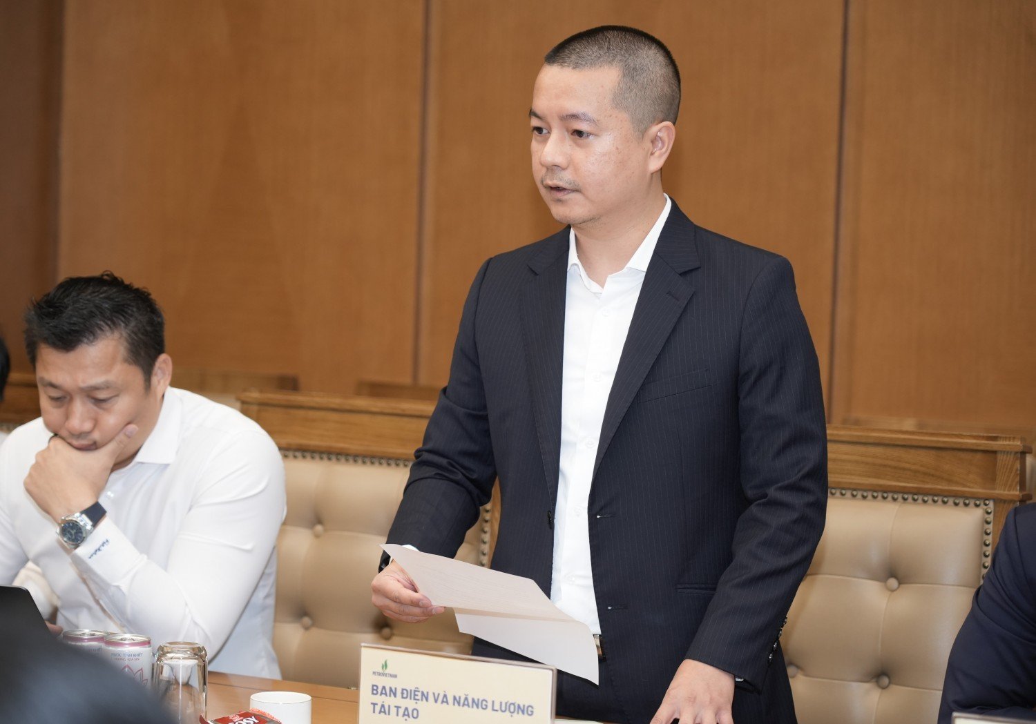 Phó Trưởng ban phụ trách Ban Điện và Năng lượng tái tạo PETROVIETNAM Nghiêm Xuân Hoàng phát biểu tại buổi lễ.