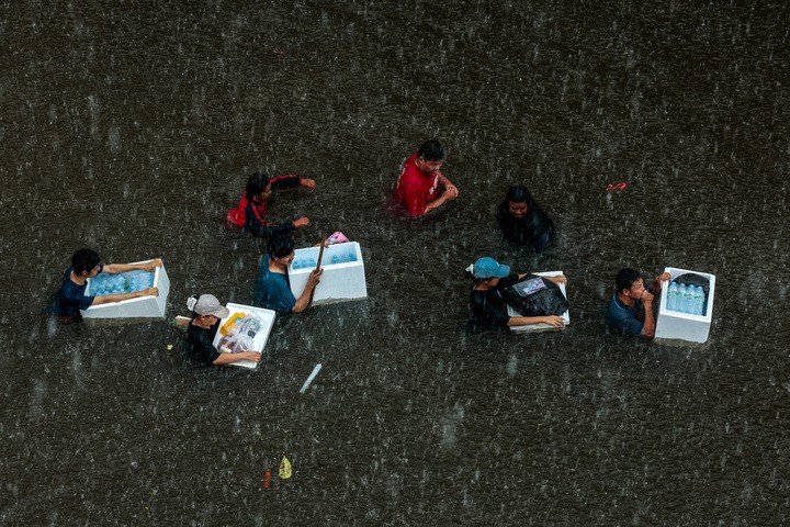 Mưa lớn ở Thái Lan gây ngập lụt.