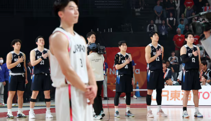 Đội tuyển bóng rổ nam Hàn Quốc phải hủy buổi tập trước trận chung kết ASIAD 2026 vì xe buýt đưa đón không đến. (Ảnh: Chosun Daily)