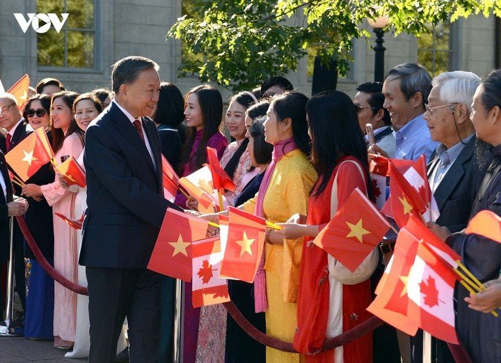 Đông đảo bà con Việt Kiều tại Canada chào đón Tổng Bí thư, Chủ tịch nước Tô Lâm.