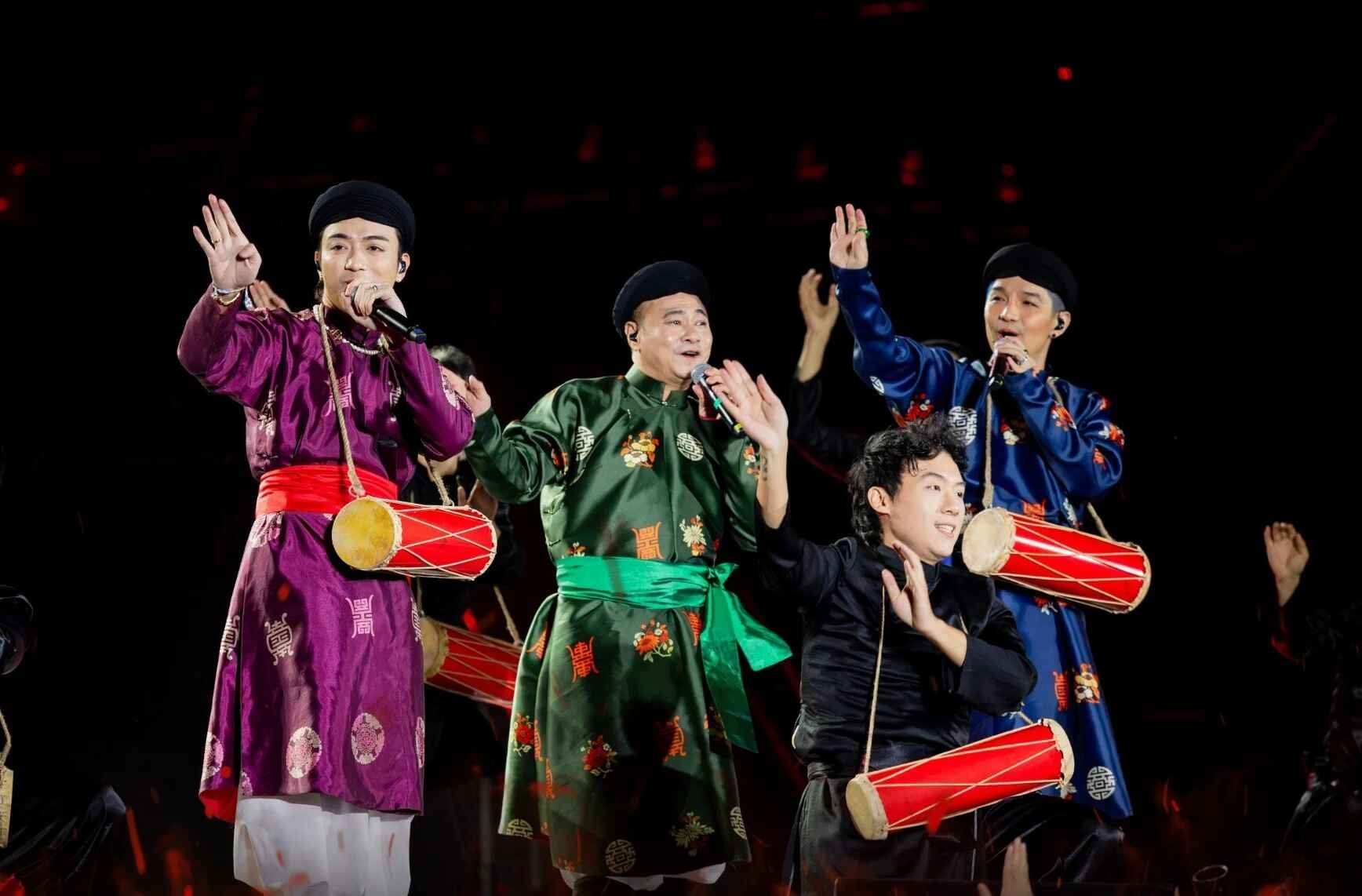 Các nghệ sĩ biểu diễn tại Concert Anh trai vượt ngàn chông gai.