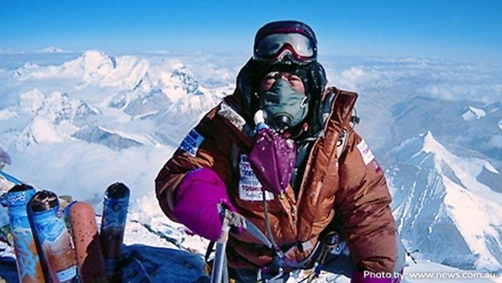 Ông Yuichiro Miura trên đỉnh núi Everest. (Ảnh: News)