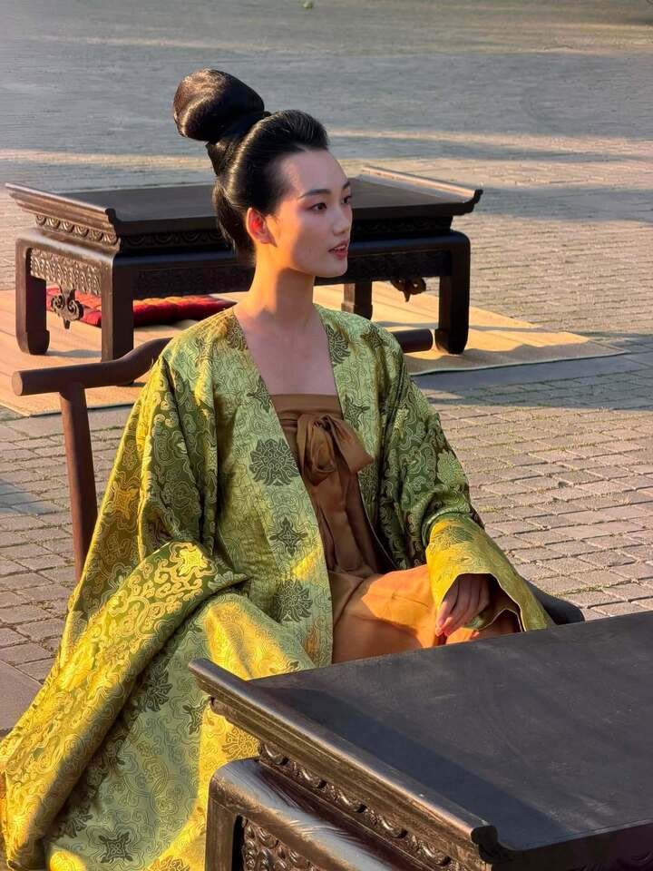 Gần đây nhất, Quỳnh Anh xuất hiện trong phim điện ảnh “Hộ linh tráng sĩ: Bí ẩn mộ Vua Đinh” với vai diễn nhỏ.