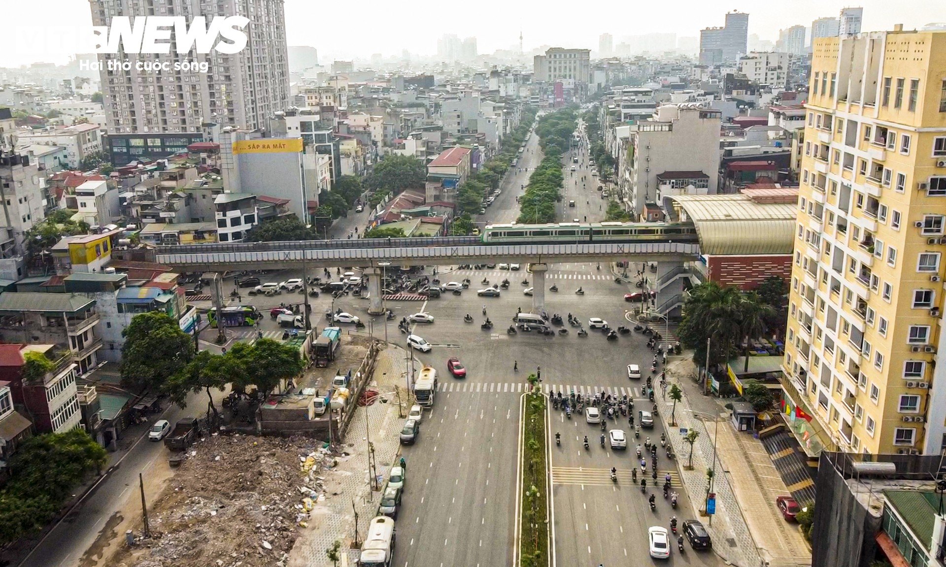 Bãi đỗ xe 4 mặt tiền giữa Vành đai 1 Hà Nội dần thành hình - 2
