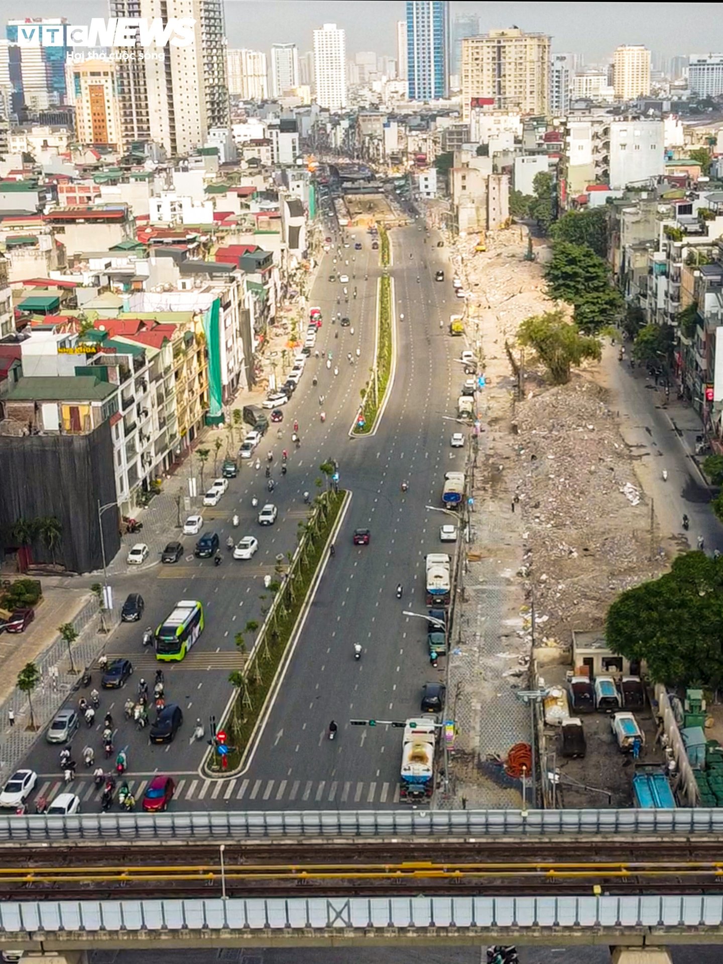 Bãi đỗ xe 4 mặt tiền giữa Vành đai 1 Hà Nội dần thành hình - 3