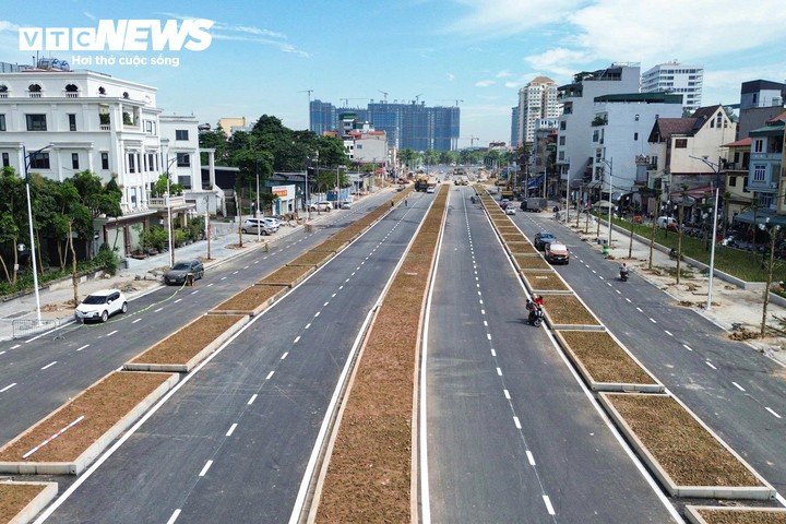 Đoạn tuyến có bề rộng mặt cắt khoảng 50m, được xây dựng với hệ thống hạ tầng kỹ thuật đồng bộ.