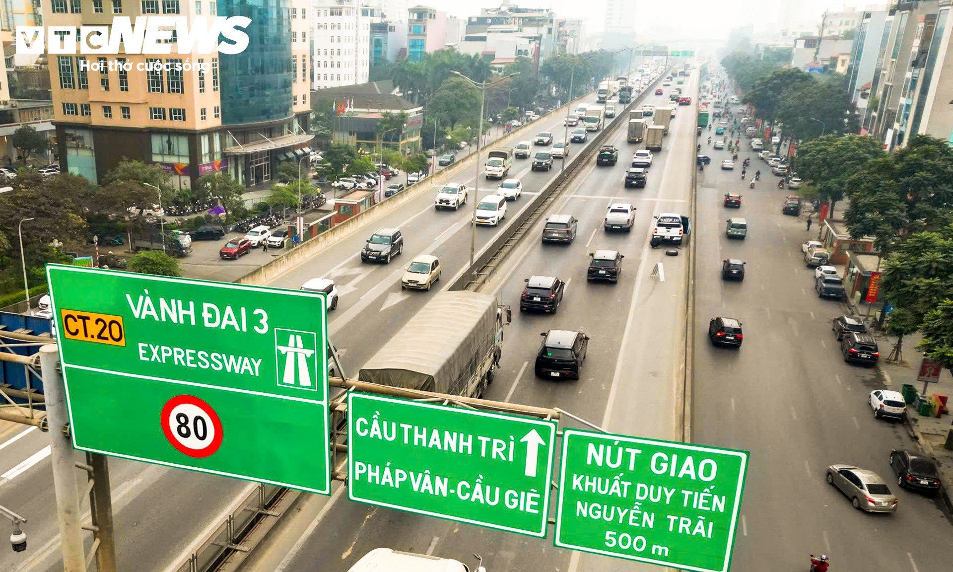 Giao thông trên Vành đai 3 trên cao trước đề xuất bỏ làn khẩn cấp - 13
