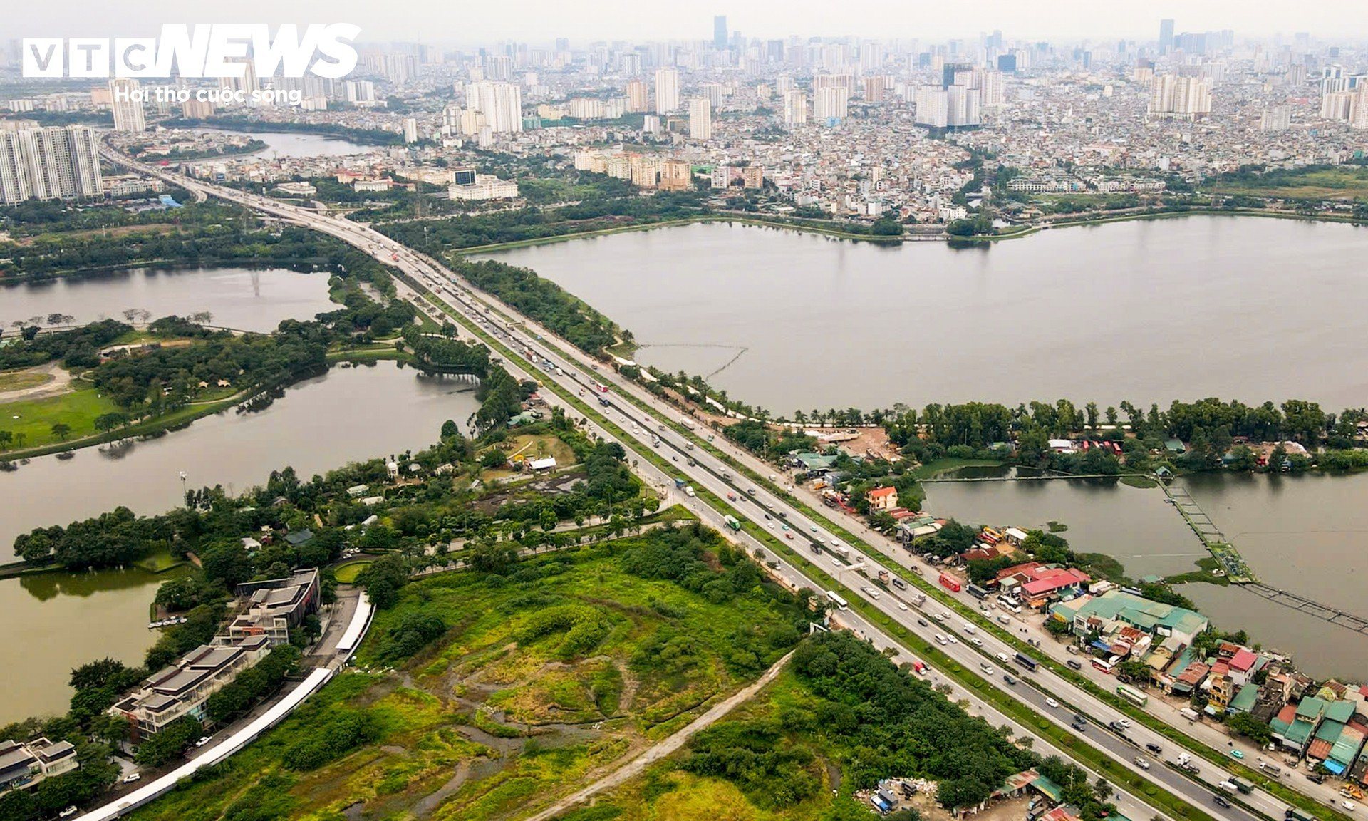 Giao thông trên Vành đai 3 trên cao trước đề xuất bỏ làn khẩn cấp - 14