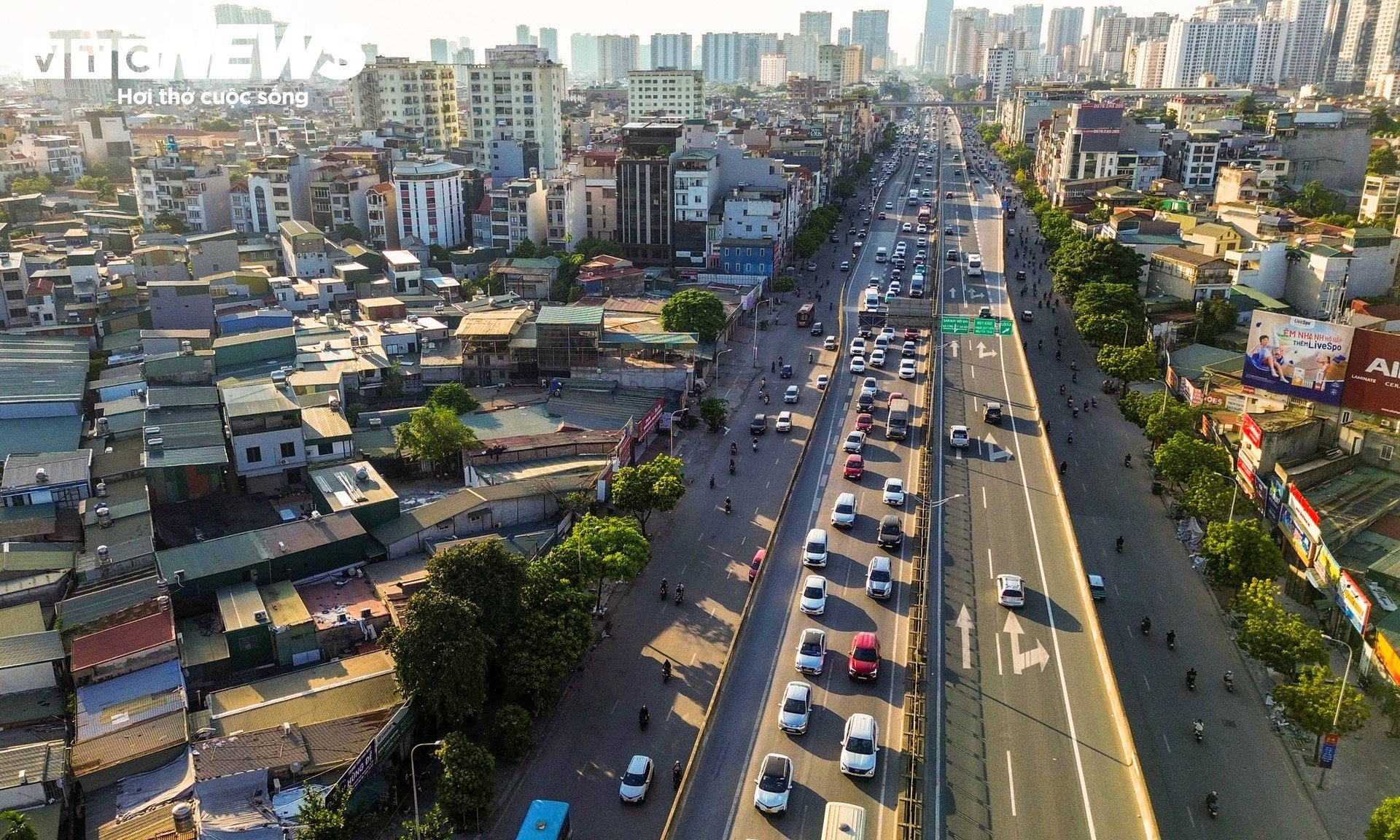 Giao thông trên Vành đai 3 trên cao trước đề xuất bỏ làn khẩn cấp - 15